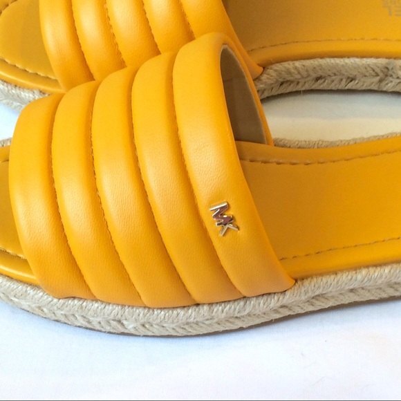 MICHAEL Michael Kors Slide Sandals Yellow Leather Quilted Royce Sz 7 NEW Sandal - Picture 8 of 8